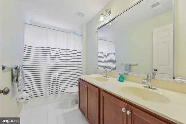 Building Photo - 5907 Tulloch Spring Ct