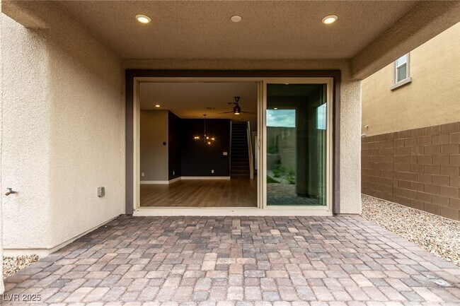 Building Photo - 759 Rogue Wave St