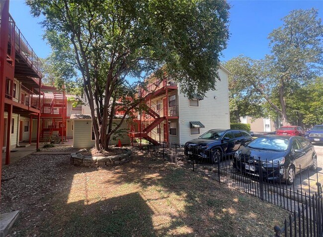 Building Photo - 4405 Avenue A