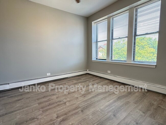 Building Photo - 5657 W Washington Blvd