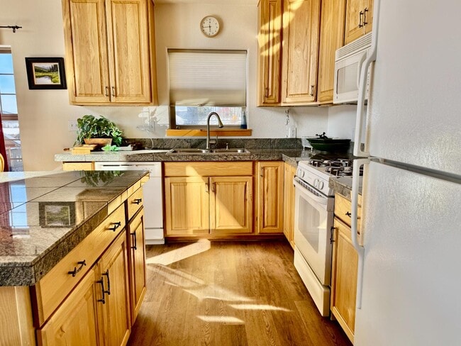 Building Photo - 904 Wapiti Dr