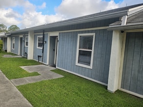 Building Photo - $995.00 - 2/2 - Newly Upgraded