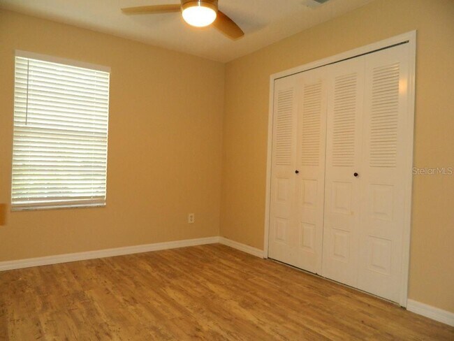 Building Photo - 672 Roaring Dr