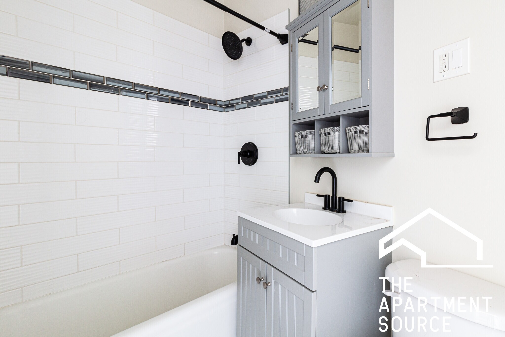 Building Photo - 3837 N Greenview Ave