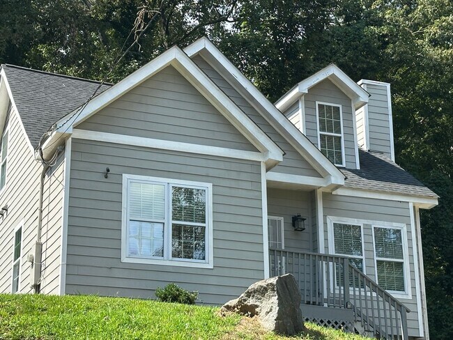 Building Photo - Atlanta Rental