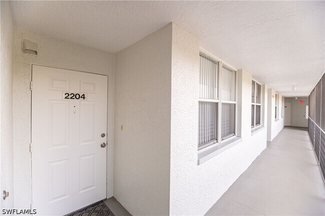 Building Photo - 290 Naples Cove Dr