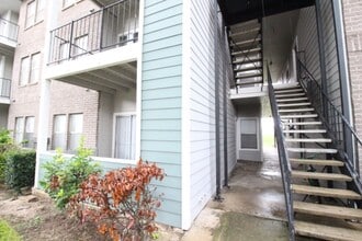 Building Photo - 12166 Metric Blvd