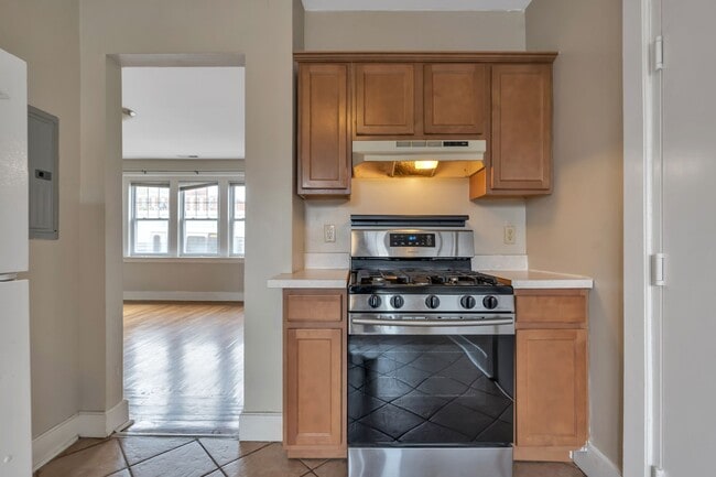 Interior Photo - 17 Howe Street