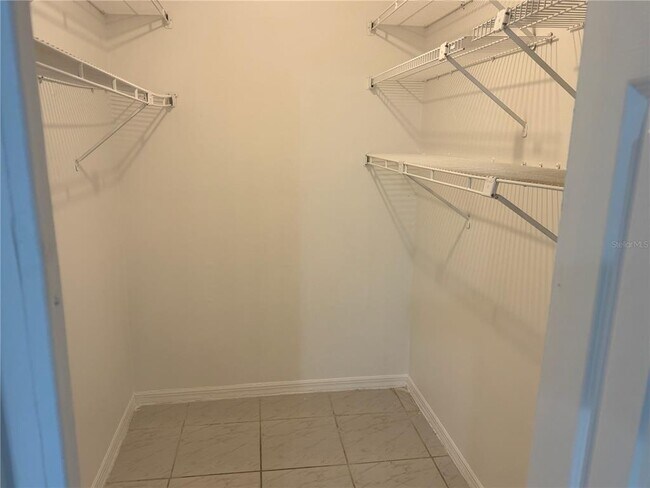 Building Photo - 444 Ball Ct