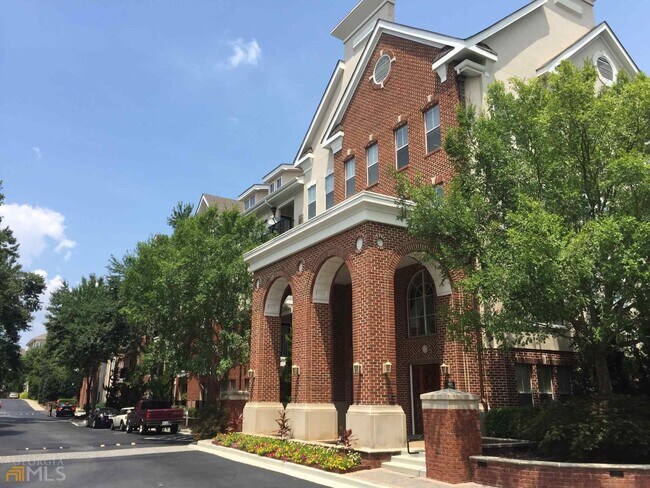 Building Photo - 1850 Cotillion Dr