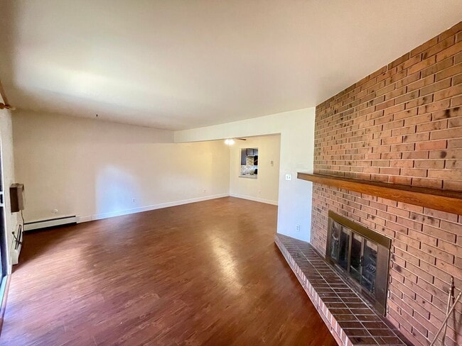 Building Photo - Beautiful Two-story, 3 Bed, 1.5 Bath Condo 1/2 Mile from CSU!