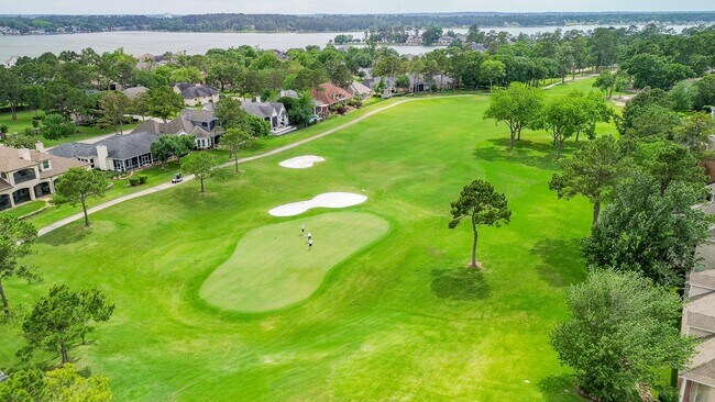 Building Photo - 241 Blue Hill Dr