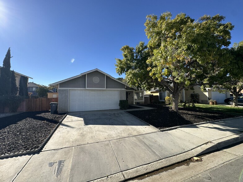 Building Photo - 4732 Katrina Pl