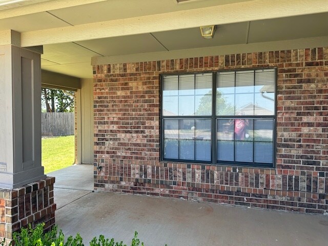 Building Photo - 10305 Plymouth Ct