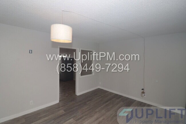 Building Photo - 4833 Castle Ave