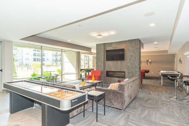 Building Photo - 18w070 Royce Blvd