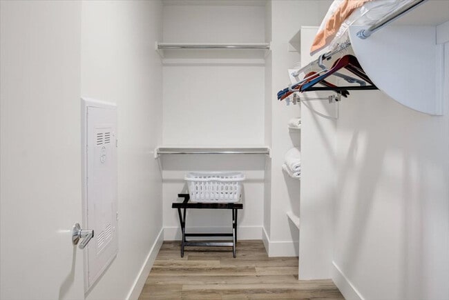 Building Photo - 100 Park Blvd