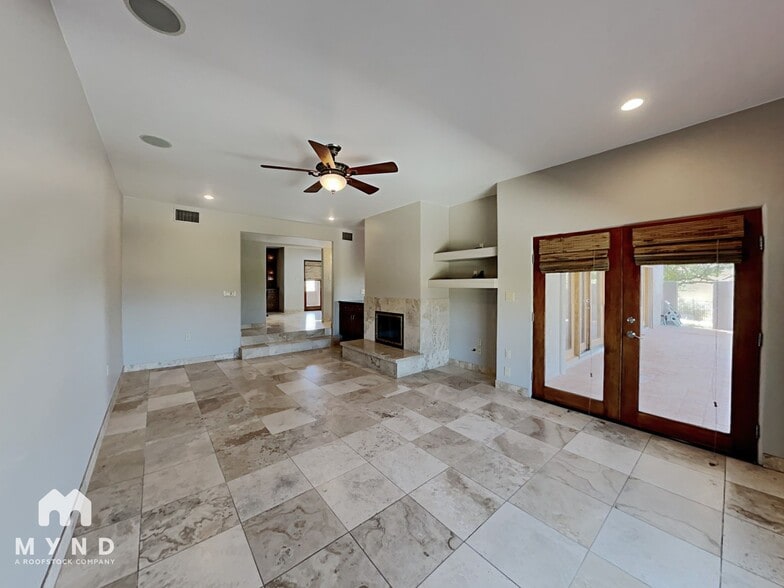 Building Photo - 5727 N PSO Ventoso