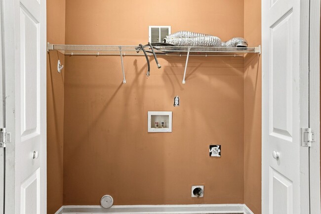 Building Photo - 926 Oakshire Cir