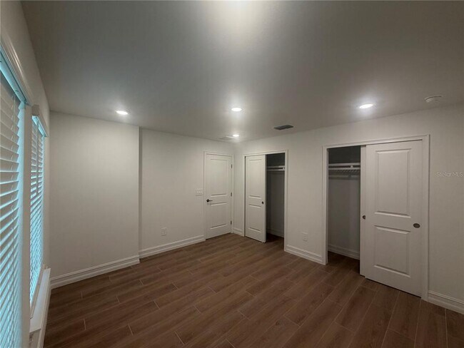 Building Photo - 1427 W Chestnut St