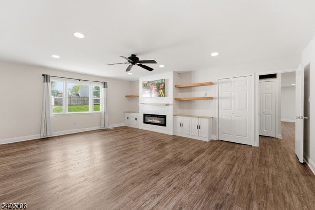 Building Photo - 3 Cypress Rd