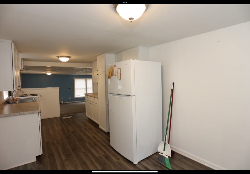 Building Photo - 2861 S Roena St