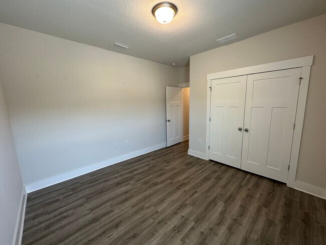 Building Photo - 4 Bedroom 3 Bath Craftsman Style Home off Beulah Rd!