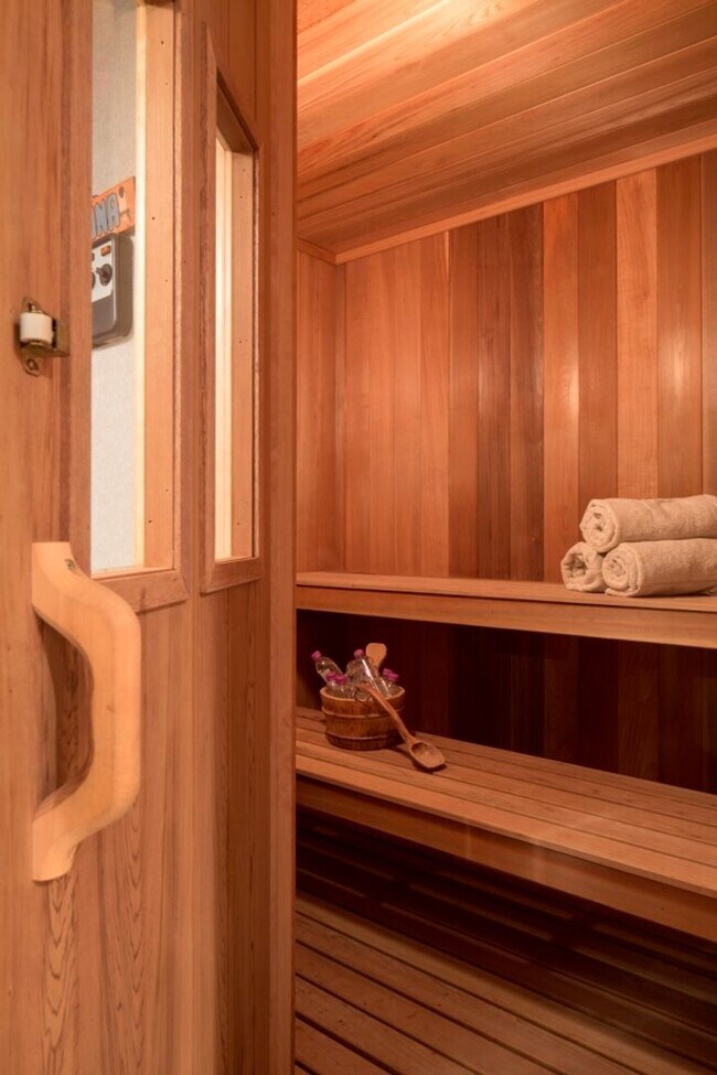 Building Photo - Resort Home