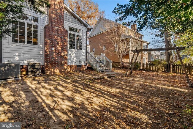 Building Photo - 2412 N Columbus St