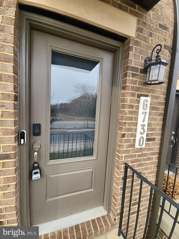 Building Photo - 6730 Belcrest Rd