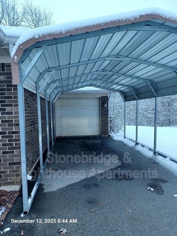 Building Photo - 4808 Clover Park Dr