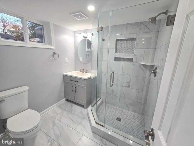 Building Photo - 4813 Lawrence St