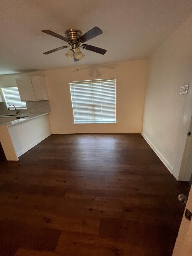 Building Photo - 108 Shaw St