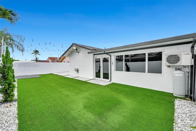 Building Photo - 13284 SW 39th St