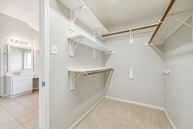 Building Photo - 18703 Summercliff Ln
