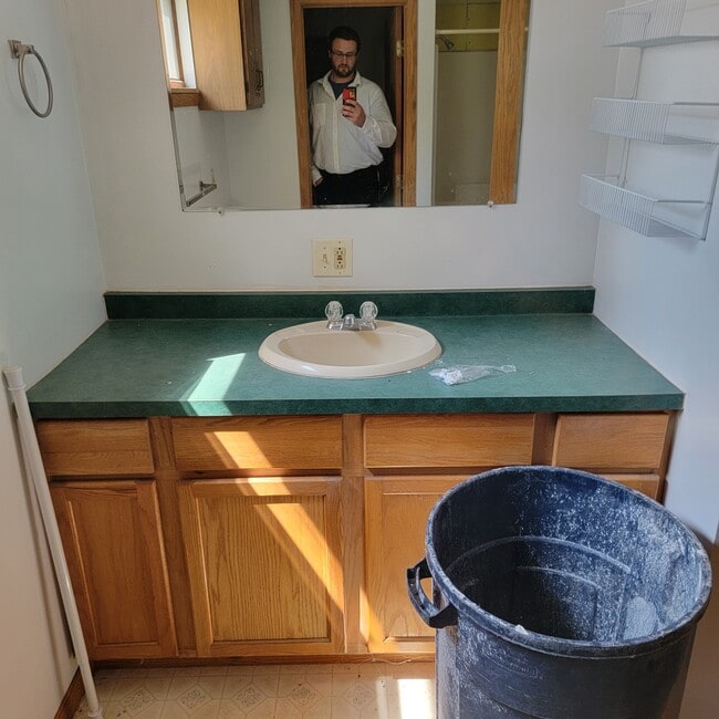 Building Photo - 205 Grape St