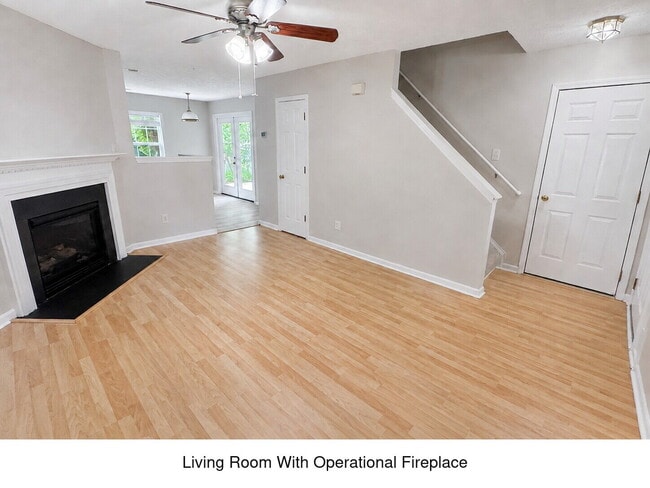 Building Photo - 3-Bedroom Pet Friendly Home with Fenced Backyard Near GA-400