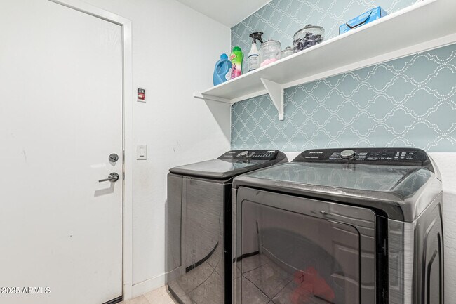 Building Photo - 4028 S 95th Ln