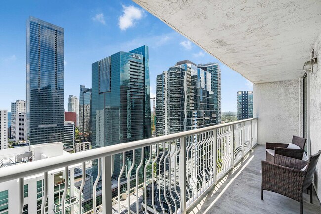 Building Photo - 1 SE 12th St