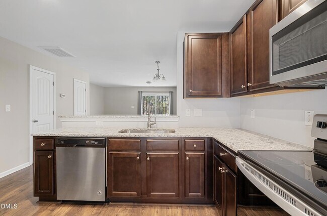 Building Photo - 129 Longleaf Pine St