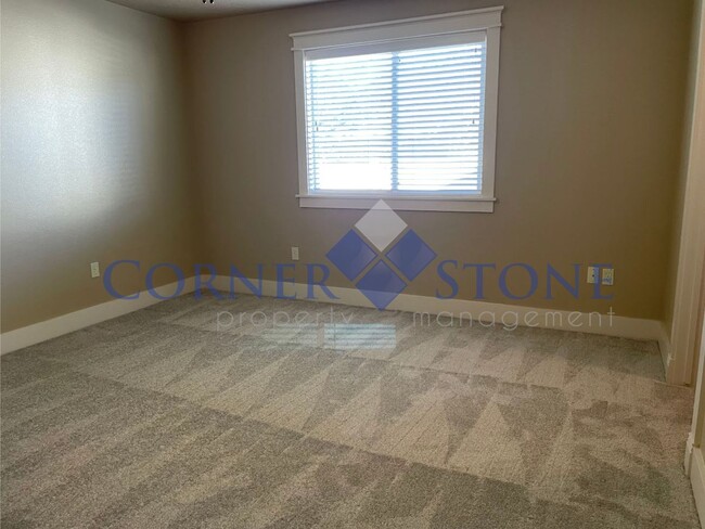 Building Photo - Meridian Home Near Everything!