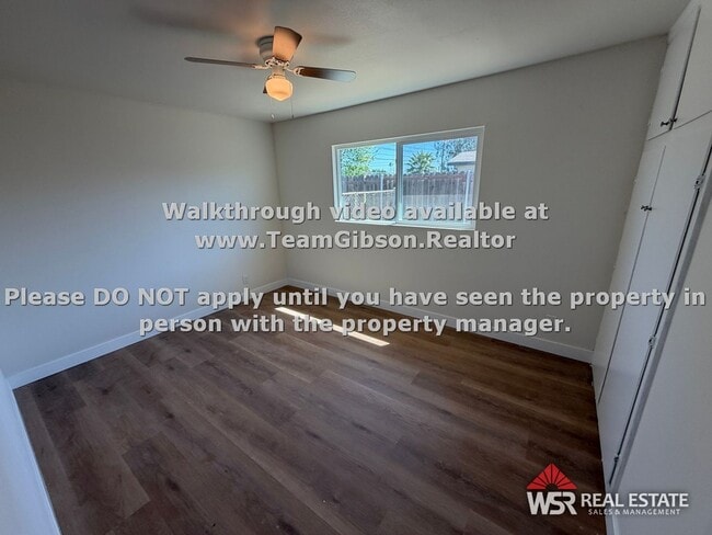 Building Photo - 3 Bedroom - 1 1/2 Bathroom Home on a Large Lot