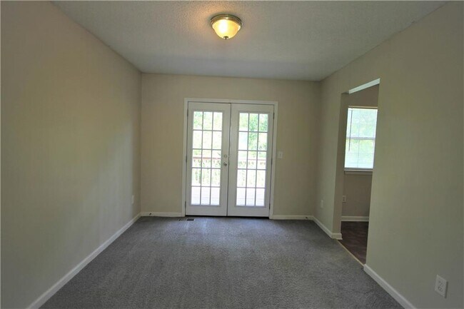 Building Photo - 887 Highland Terrace NE