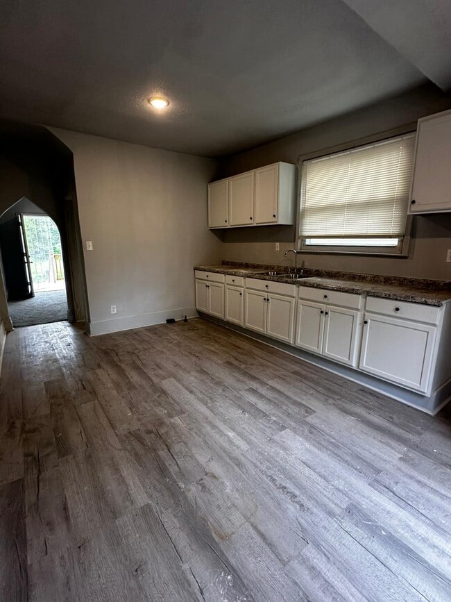 Building Photo - 5409 Fischer St