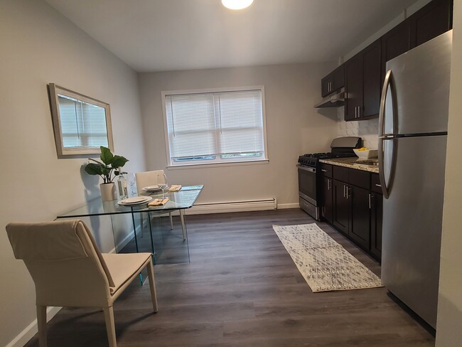 Building Photo - Ravine Manor Apartments