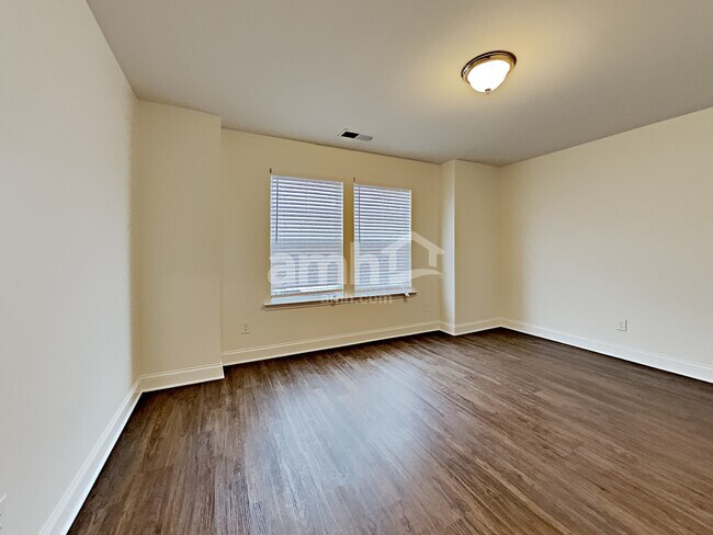 Building Photo - 212 Lake Vista Dr