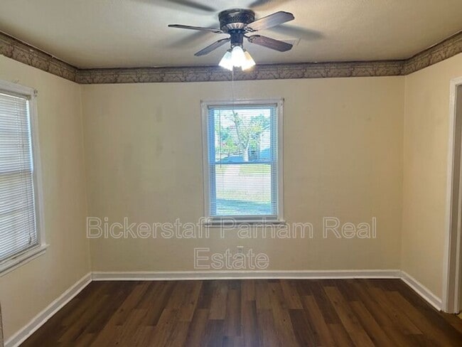 Building Photo - 2424 7th St