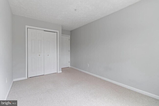 Building Photo - 8926 Mallard Ct