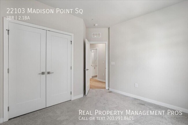 Building Photo - 22103 Madison Pt Sq
