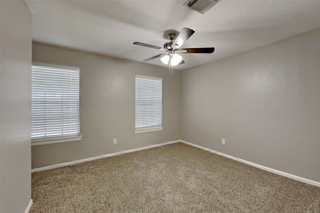 Building Photo - 16054 Pinyon Creek Dr